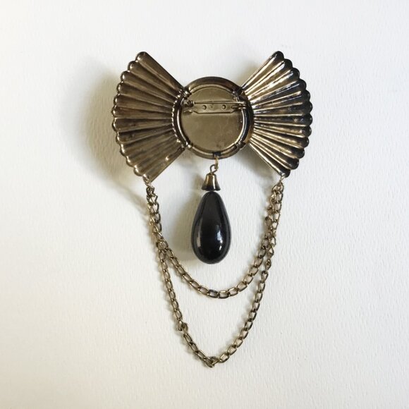 Vintage Art Deco Style Antique Gold Tone Bow Black Dangle Double Chain Brooch - Picture 3 of 3